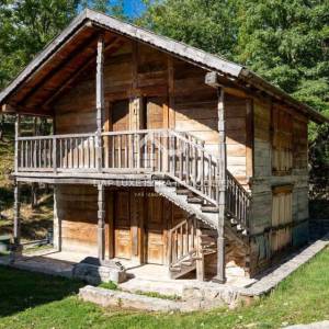 Autentično ličko Etno selo 11 kuća u okolici Udbine