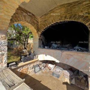 Bale: Prostrana vila s bazenom i kućom za goste