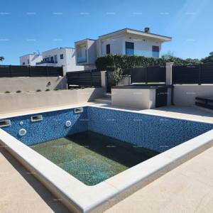 Banjole – Nova samostojeća kuća, potpuno namještena i odmah useljiva