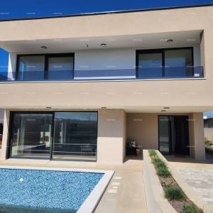 Banjole – Nova samostojeća kuća, potpuno namještena i odmah useljiva