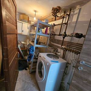 BANJOLE – prostrana kuća s više stambenih jedinica i dodatnim građevinskim zemljištem