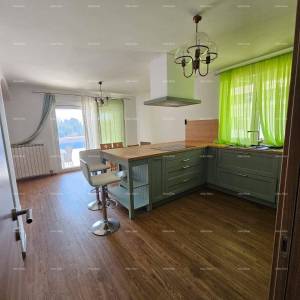 BANJOLE – prostrana kuća s više stambenih jedinica i dodatnim građevinskim zemljištem