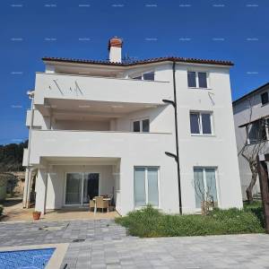 BANJOLE – prostrana kuća s više stambenih jedinica i dodatnim građevinskim zemljištem