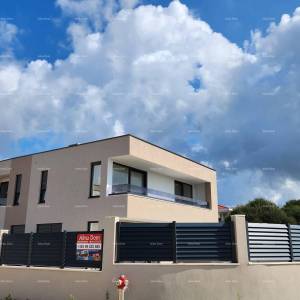 Banjole. Volme. Prodaja nove samostojeće  kuće na odličnoj lokaciji, blizina Marine!