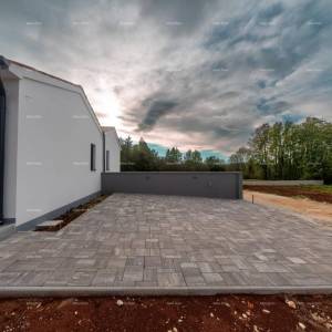 BARBAN, KOŽLJANI - Novogradnja / Dupleks, lijevi dio. Ekolloško mjesto