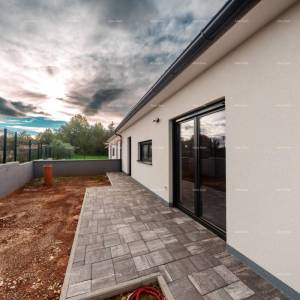 BARBAN, KOŽLJANI - Novogradnja / Dupleks, lijevi dio. Ekolloško mjesto