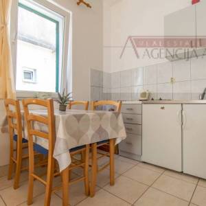 Baša Voda kuća 145 m2 strogi centar 50m od mora 2.red!