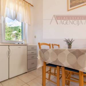 Baša Voda kuća 145 m2 strogi centar 50m od mora 2.red!