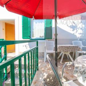 Baša Voda kuća 145 m2 strogi centar 50m od mora 2.red!