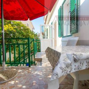 Baša Voda kuća 145 m2 strogi centar 50m od mora 2.red!