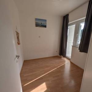 BAŠKA, OTOK KRK - Apartman s parkingom i pogledom na more