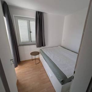 BAŠKA, OTOK KRK - Apartman s parkingom i pogledom na more