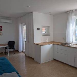 BAŠKA, OTOK KRK - Apartman s parkingom i pogledom na more