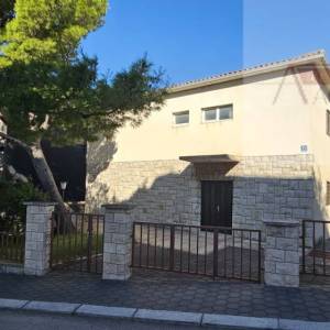 Baška Voda kuća 547 m2 uži centar, blizini mora i plaže