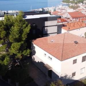 Baška Voda kuća 547 m2 uži centar, blizini mora i plaže