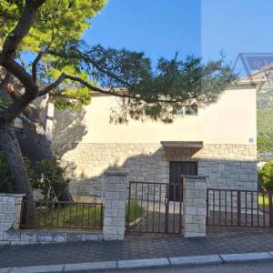 Baška Voda kuća 547 m2 uži centar, blizini mora i plaže