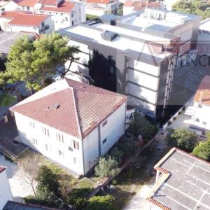 Baška Voda kuća 547 m2 uži centar, blizini mora i plaže