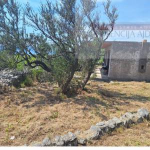 Baška Voda samostojeća kuća 61 m2 sa okućnicom