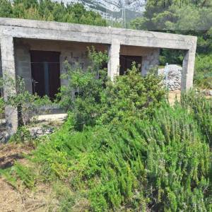 Baška Voda samostojeća kuća 61 m2 sa okućnicom