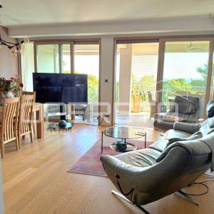 Bel etage, luksuzan stan za dugoročan najam