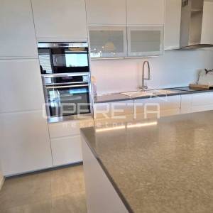 Bel etage, luksuzan stan za dugoročan najam