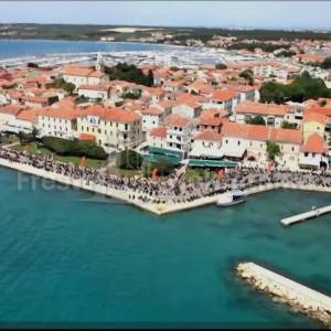 BIOGRAD NA MORU - ATRAKTIVNO GRAĐEVINSKO ZEMLJIŠTE 1051 m2