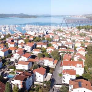 Biograd na moru kuća 200 m2 + okućnica - novo u ponudi