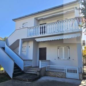 Biograd na moru kuća 200 m2 + okućnica - novo u ponudi