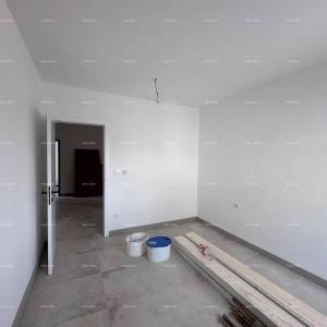 Blizina Banjola! Trosoban stan s bazenom.