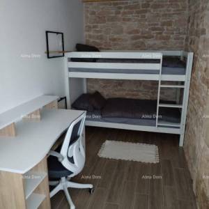 Blizina Barbana.  Kuća s bazenom i sportskim sadržajima