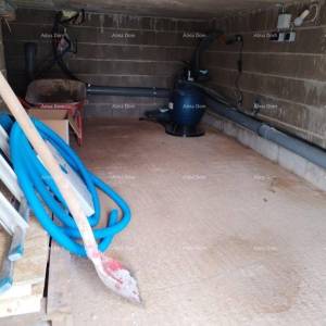 Blizina Barbana.  Kuća s bazenom i sportskim sadržajima