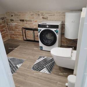 Blizina Barbana.  Kuća s bazenom i sportskim sadržajima