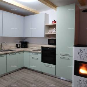 Blizina Barbana.  Kuća s bazenom i sportskim sadržajima