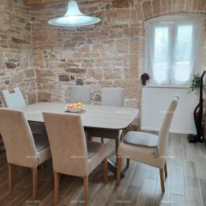 Blizina Barbana.  Kuća s bazenom i sportskim sadržajima