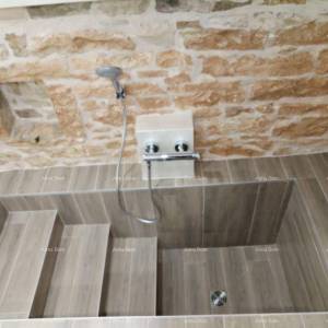 Blizina Barbana.  Kuća s bazenom i sportskim sadržajima