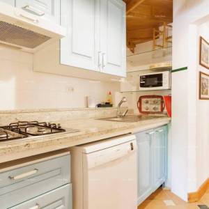 Blizina Marčane. Prodajemo dvije kamene kuće sa bazenom na jednoj okućnici,  kuće za odmor, idealne za dvije obitelji.