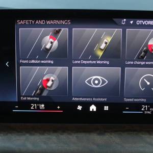 BMW 218i Active Tourer AUTOMATIK *HEAD-UP, LED, NAVIGACIJA, KAMERA 360*