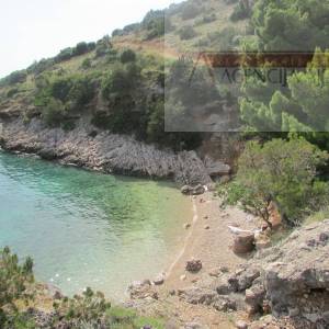 Brač Bol, zemljište 12459 m2 prvi red do mora