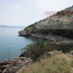 Brač Bol, zemljište 12459 m2 prvi red do mora