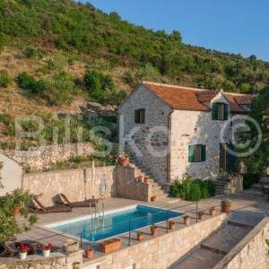 Brač, Dol, prodaja samostojeća kuća, bazen