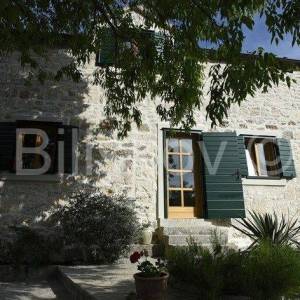 Brač, Dol, prodaja samostojeća kuća, bazen