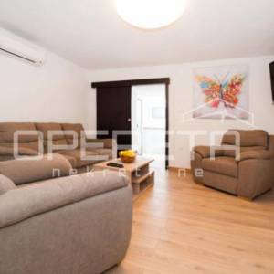 Brač, Milna - raznovrsno imanje s bazenom i sportskim sadržajima