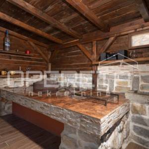 Brač, Milna - raznovrsno imanje s bazenom i sportskim sadržajima