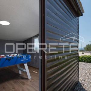 Brač, Milna - raznovrsno imanje s bazenom i sportskim sadržajima