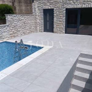 BRIBIR, kamena kuća sa pogledom na more