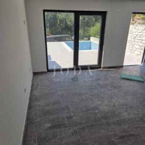 BRIBIR, kamena kuća sa pogledom na more