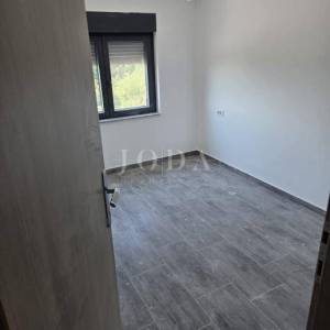 BRIBIR, kamena kuća sa pogledom na more