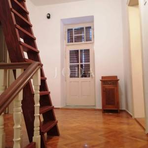 Bribir – starija kuća s velikom okućnicom, garažom i dodatnim prostorima