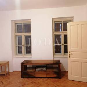 Bribir – starija kuća s velikom okućnicom, garažom i dodatnim prostorima