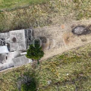 Bribir – starija kuća s velikom okućnicom, garažom i dodatnim prostorima